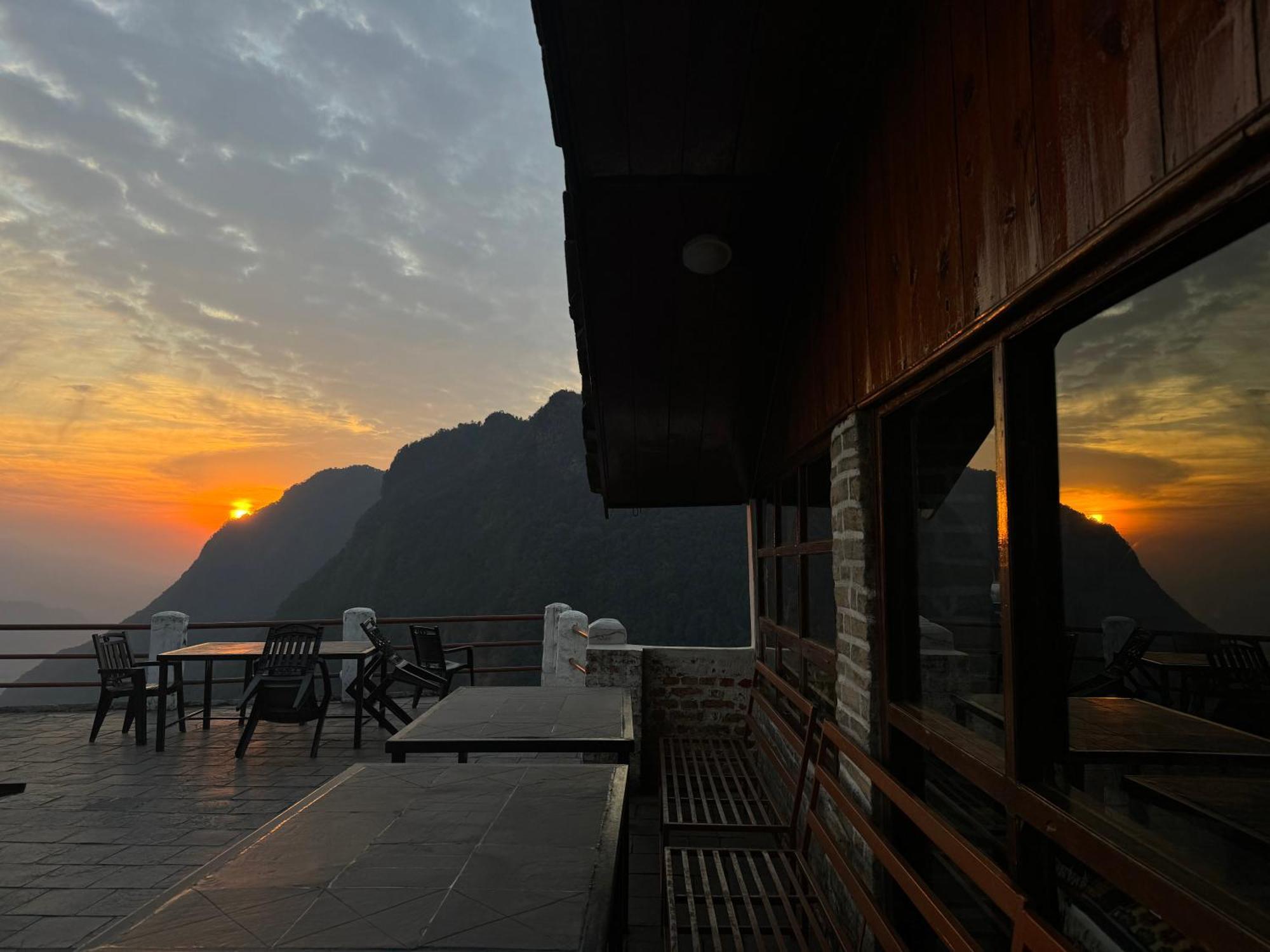 Es Deurali Resort بوكْرا المظهر الخارجي الصورة